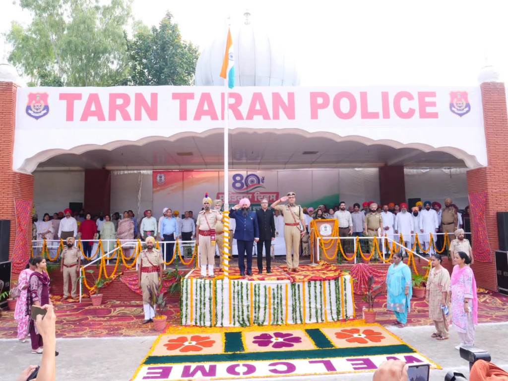 Deputy Speaker Jai Krishan Singh Raudi hoisted the national flag at Tarn Taran took salute from the parade